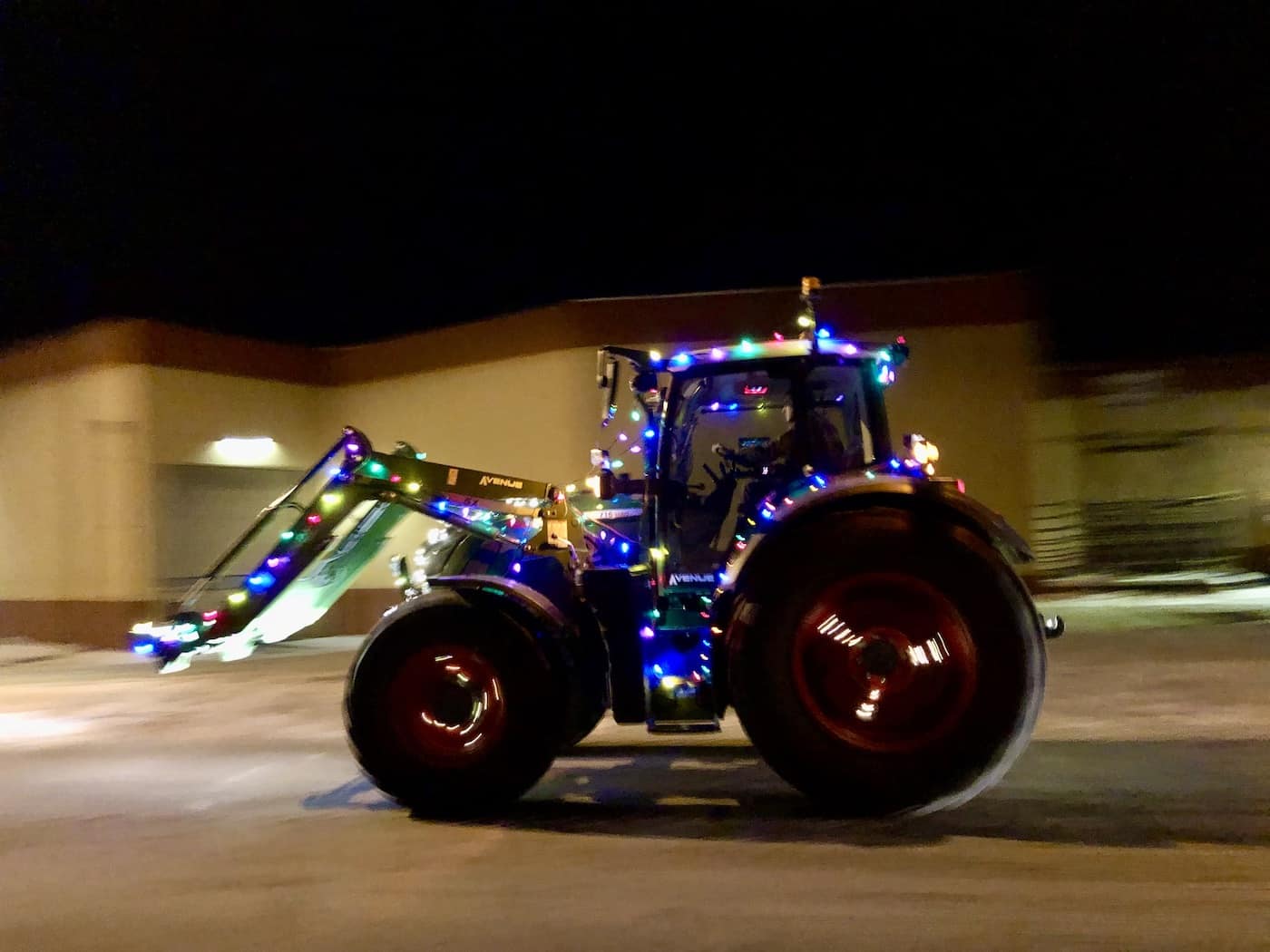christmas tractor - armstrong christmas tractor parade